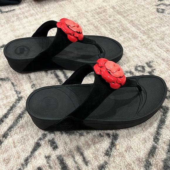 Fitflop Floretta black with two toned coral red flower size 9 - Picture 6 of 8